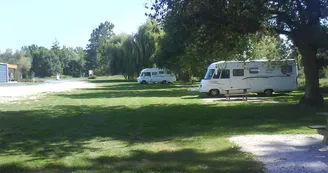 Aire camping-cars - Saint Dizant du Gua Aire camping-cars - Saint Dizant du Gua