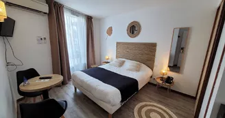 Hôtel Le Valois Hôtel Le Valois