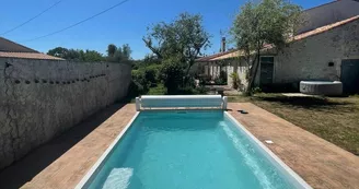 Maison Charentaise avec piscine Maison Charentaise avec piscine