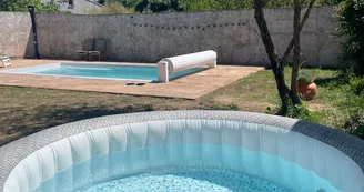 Maison Charentaise avec piscine Maison Charentaise avec piscine