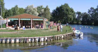 Aire de service Camping-cars de Chaniers Aire de service Camping-cars de Chaniers