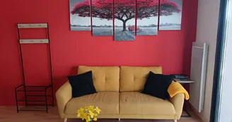 Au Petit Canapé Jaune Au Petit Canapé Jaune