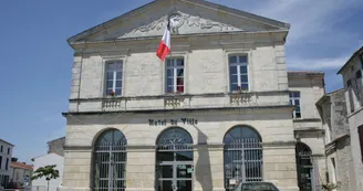 L'hôtel de Ville L'hôtel de Ville