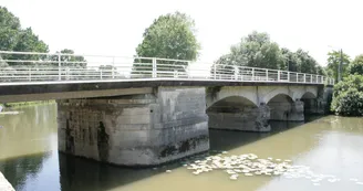 Le pont sur la Boutonne Le pont sur la Boutonne