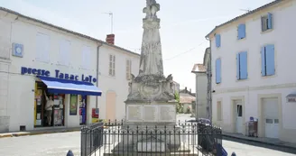 Le monument aux morts Le monument aux morts